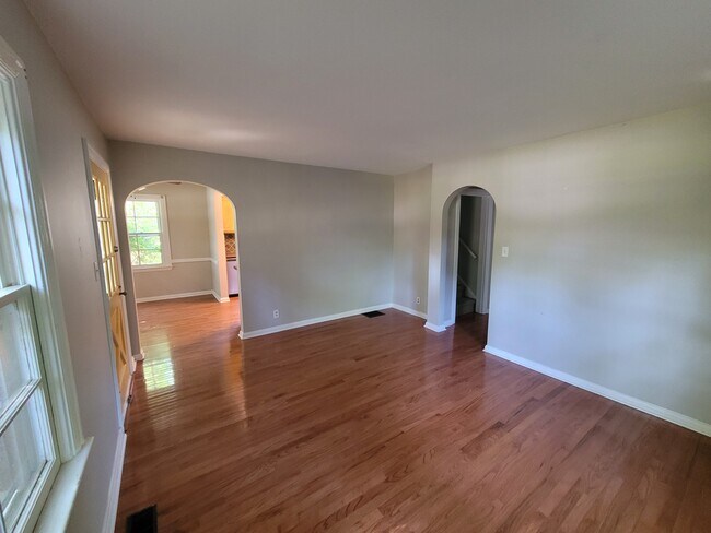 Building Photo - 6242 Evanston Ave