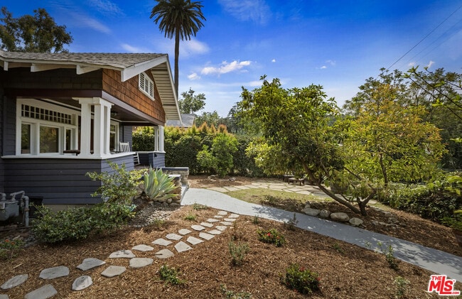 Building Photo - 201 S Ave 55