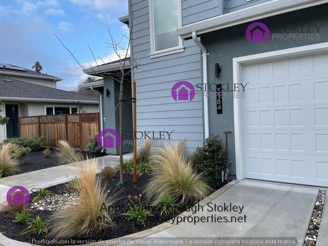 Building Photo - 3184 Manor Ave