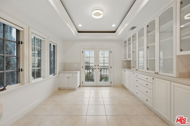 Building Photo - 412 N Maple Dr
