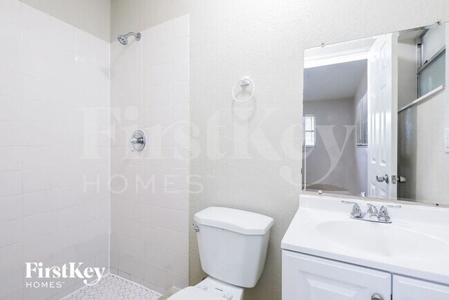 Building Photo - 420 NW 42nd St