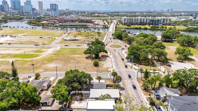 Building Photo - 2203 N Blvd