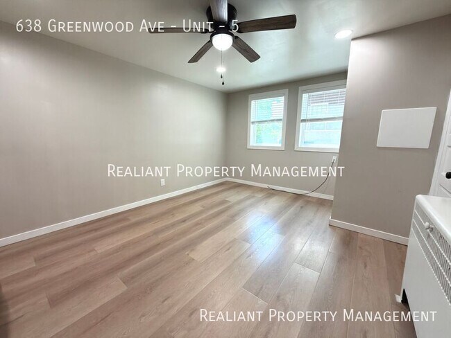 Building Photo - 638 Greenwood Ave