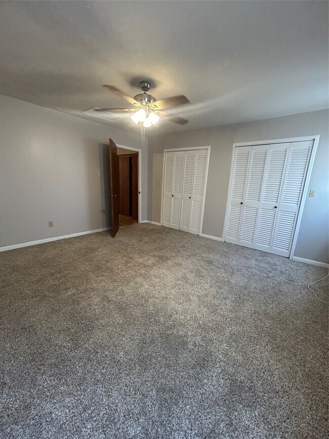 Building Photo - 1312 N Avenue R