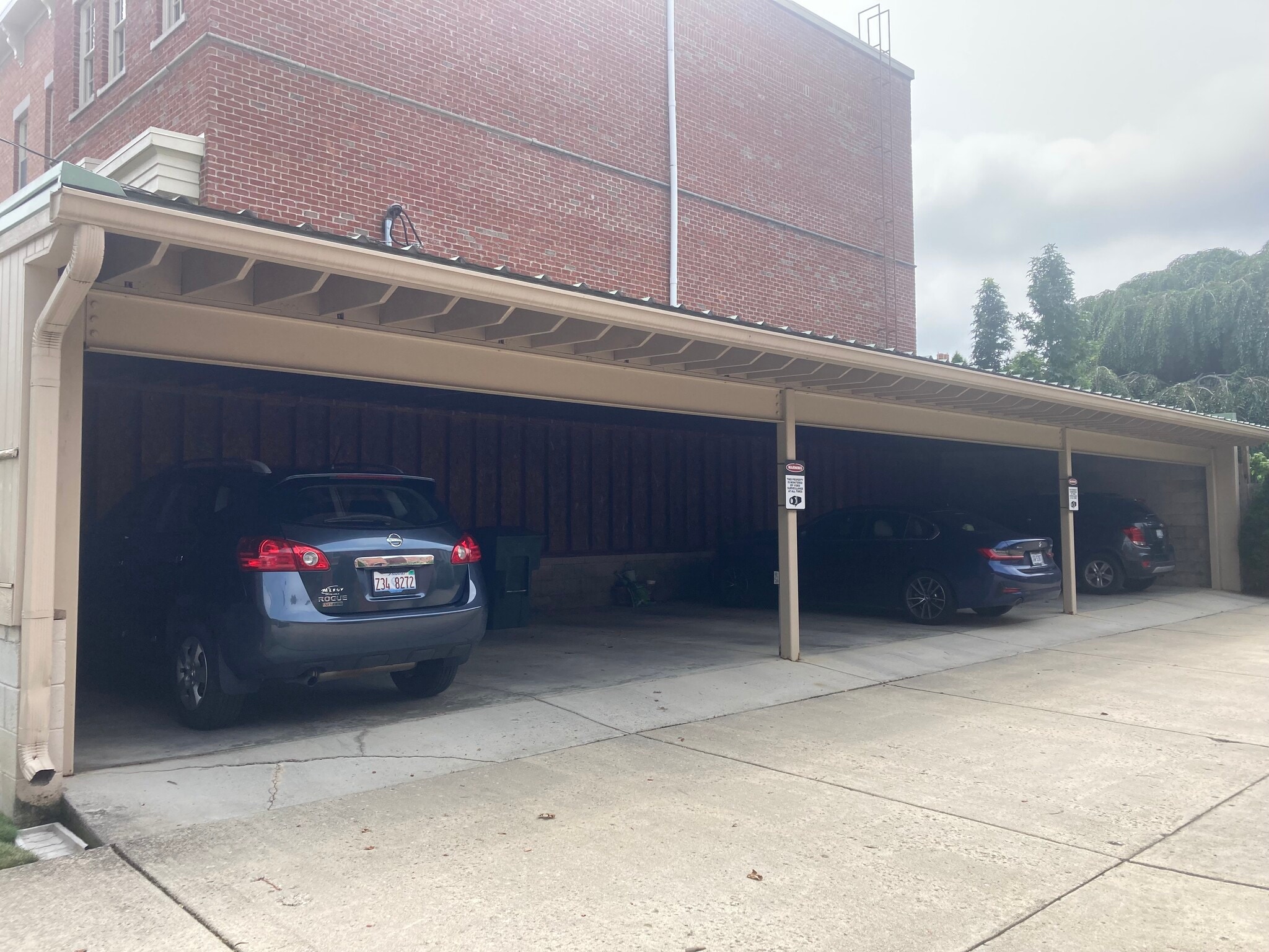 Building Photo - 744 S Front St