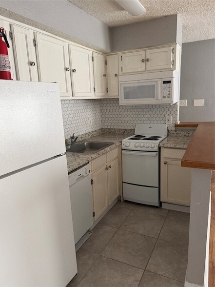 Building Photo - 9809 Walnut St