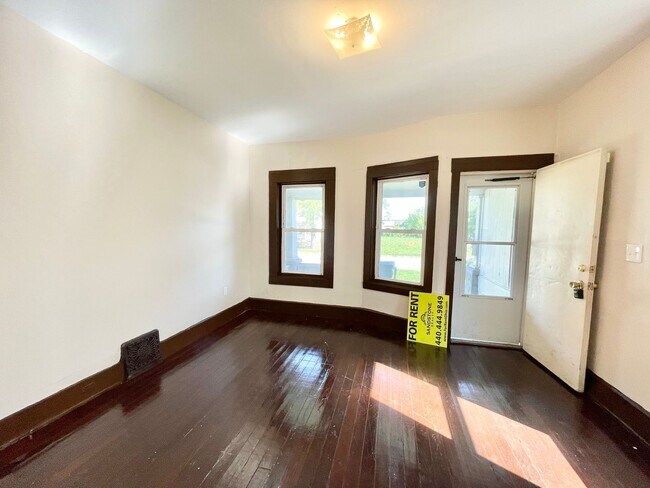 Building Photo - 1816 -1818 E 29th St
