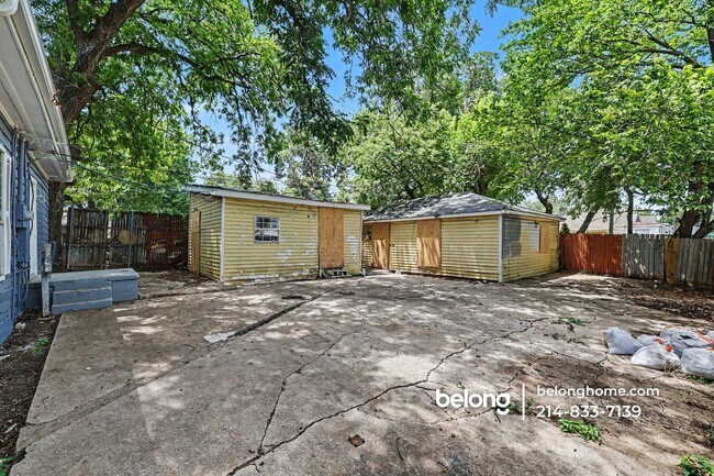 Building Photo - 603 W Pembroke Ave