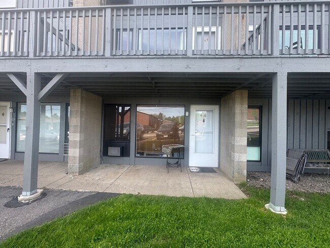 Building Photo - 315 Neponset St