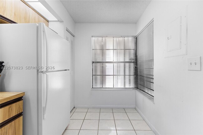 Building Photo - 12990 SW 88th Ln