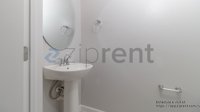 Building Photo - 432 Cape Honeysuckle Pl