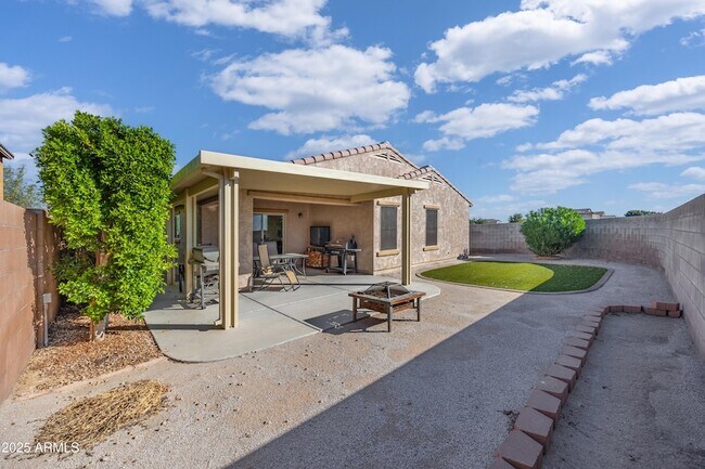 Building Photo - 18557 W Pueblo Ave