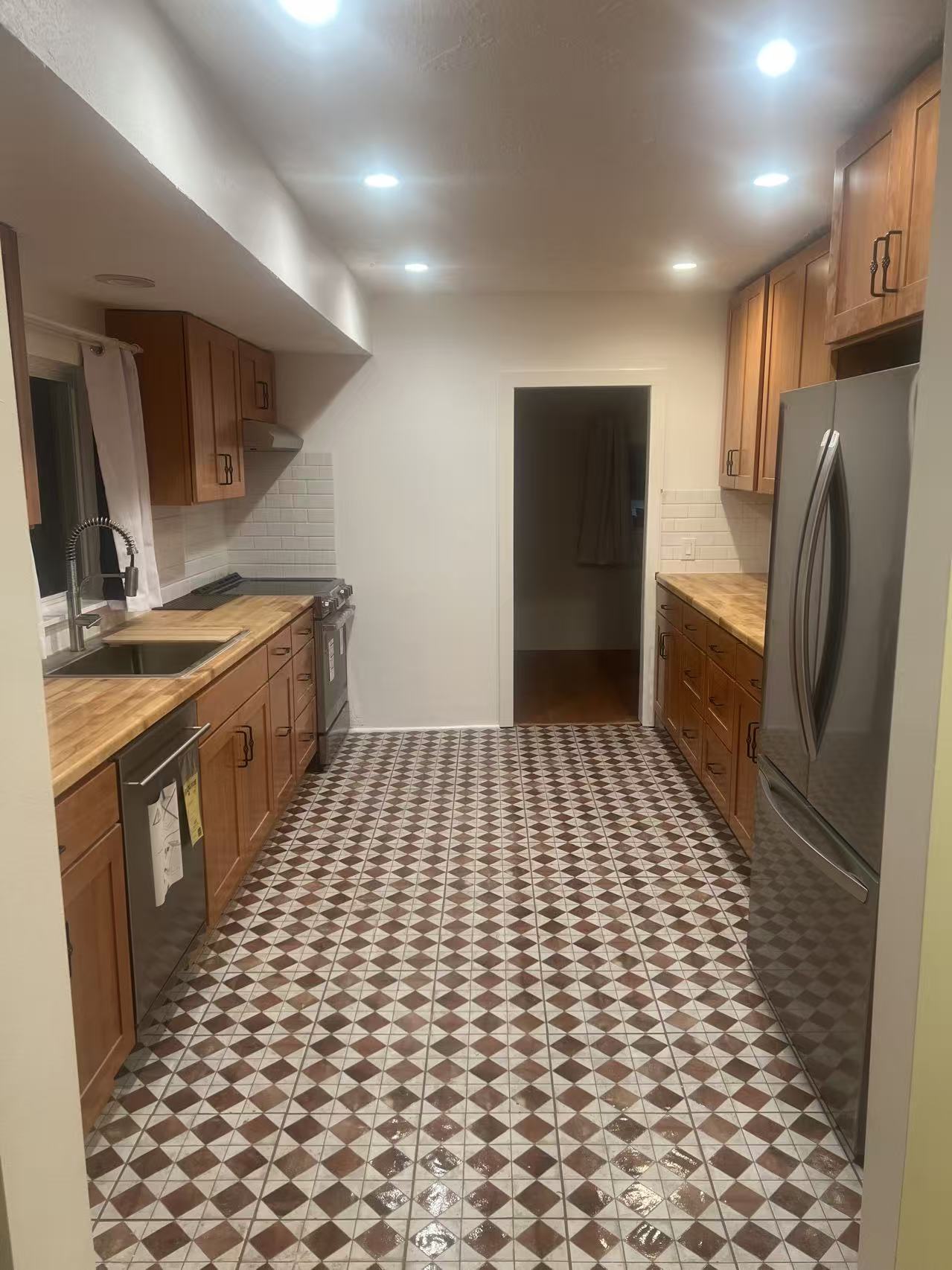 Building Photo - 322 Avenue A