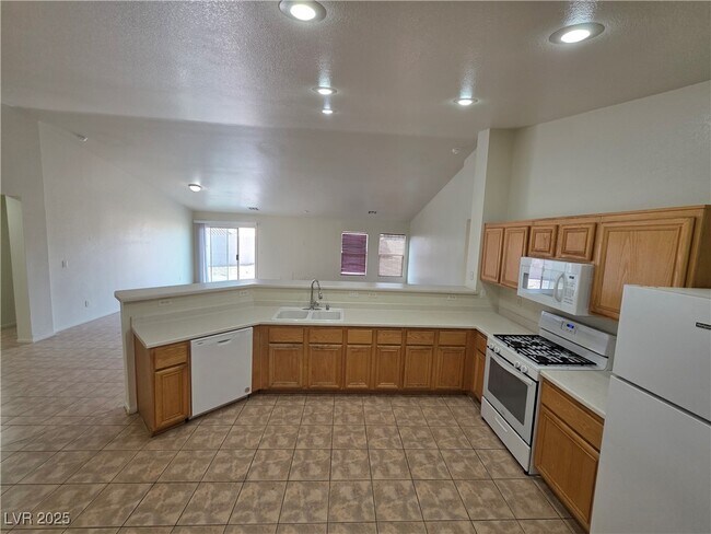 Building Photo - 1083 Sterling Peak St