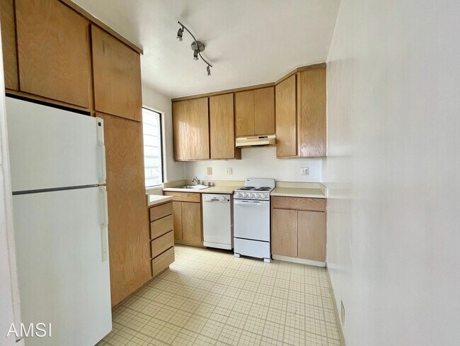 Building Photo - 1 br, 1 bath House - 2560 Hyde Street #3