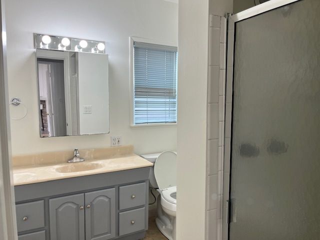 Building Photo - 6013 N Walnut Grove Ave