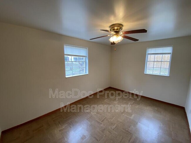 Building Photo - 423 Hill St