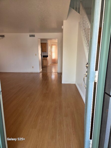 Building Photo - 8631 W Monte Vista Rd