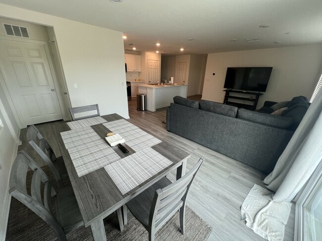 Building Photo - 27779 Via Santa Catarina