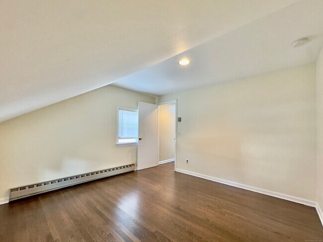 Building Photo - 46 Houston Terrace