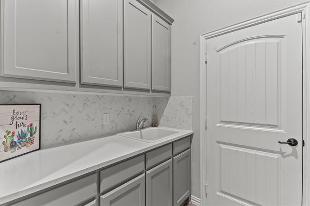 Building Photo - 204 Aero Vis Dr