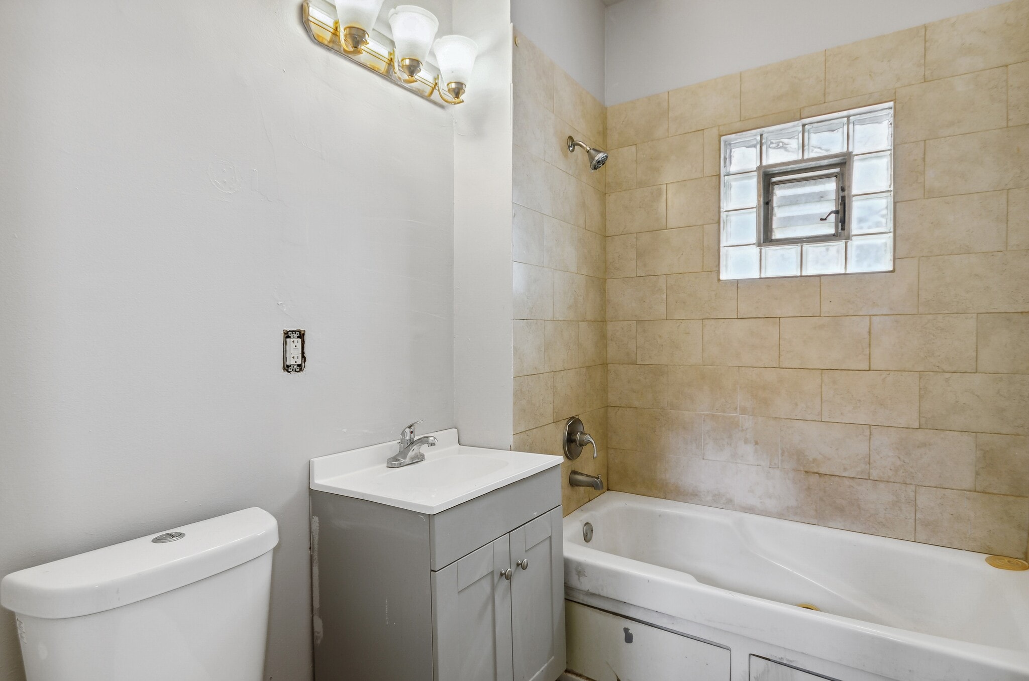 Building Photo - 10643 S Calhoun Ave