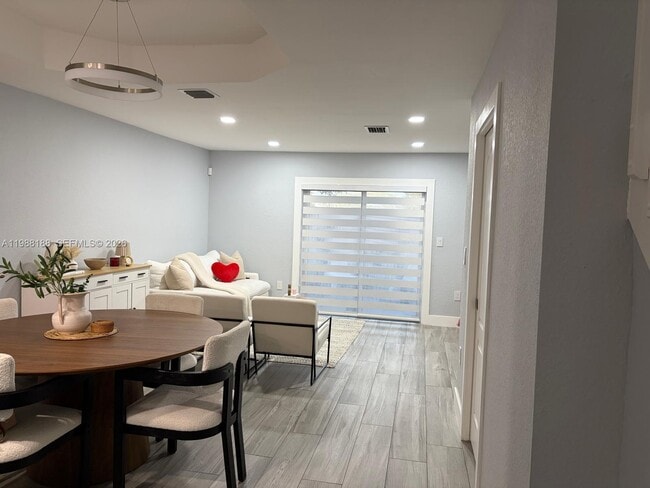 Building Photo - 14113 SW 120th Ct