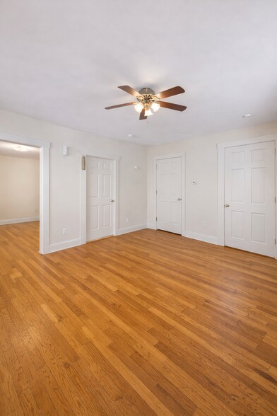 Building Photo - 49 Pope St