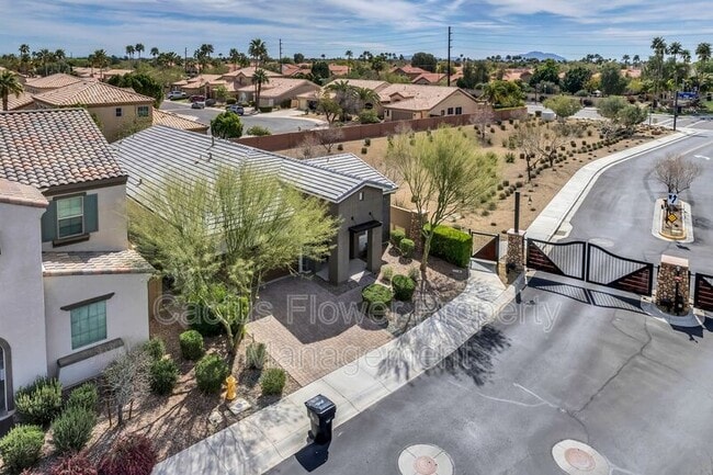 Building Photo - 45 N Iss Dr