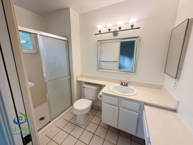 Building Photo - $4495 - Spacious 5 Bed/3 Bath Gilroy Home Located in Sunrise Park Neighborhood