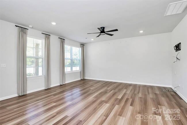 Building Photo - 720 Herlong Ave