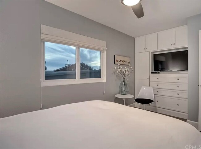 Building Photo - 259 Avenida Granada