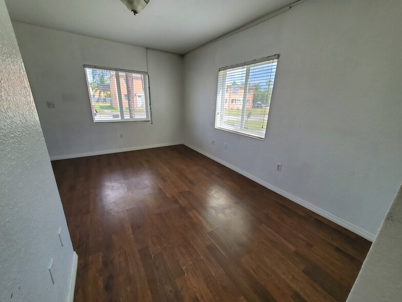Building Photo - 300 NW 84th Terrace
