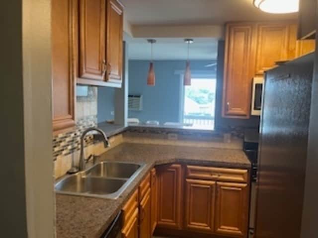 Building Photo - 1375 Rebecca Dr