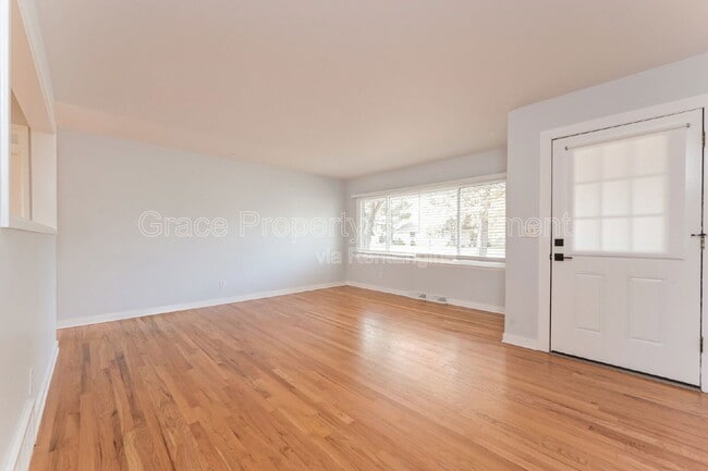 Building Photo - 6186 S Southwood Dr