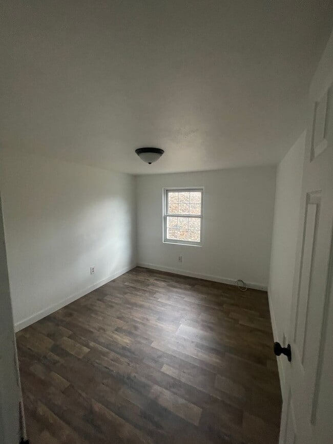 Building Photo - West Newton Duplex