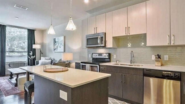 Building Photo - 299 North Highland Avenue Northeast