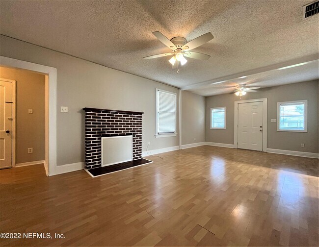 Building Photo - 5324 Fremont St