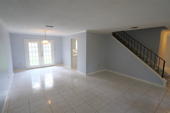 Building Photo - 19403 Long Lake Dr