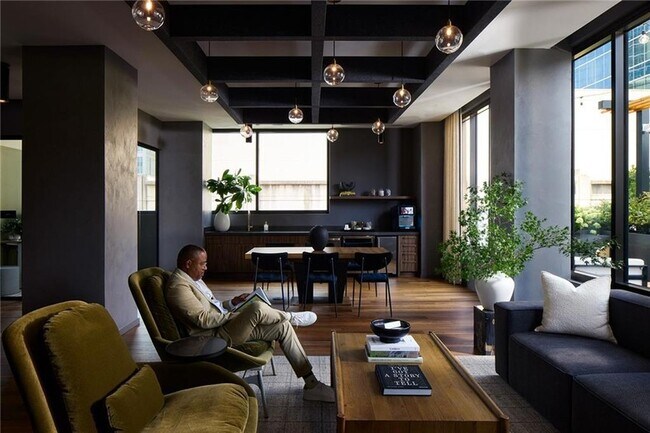 Building Photo - 1081 Juniper St NE