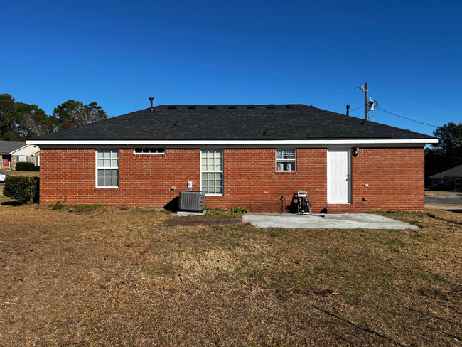 Building Photo - 4412 Hatteras Dr