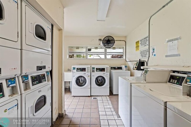 Building Photo - 7831 SW 56th St