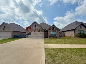 Building Photo - Beautiful 3 Bedroom 2 Bathroom Home!