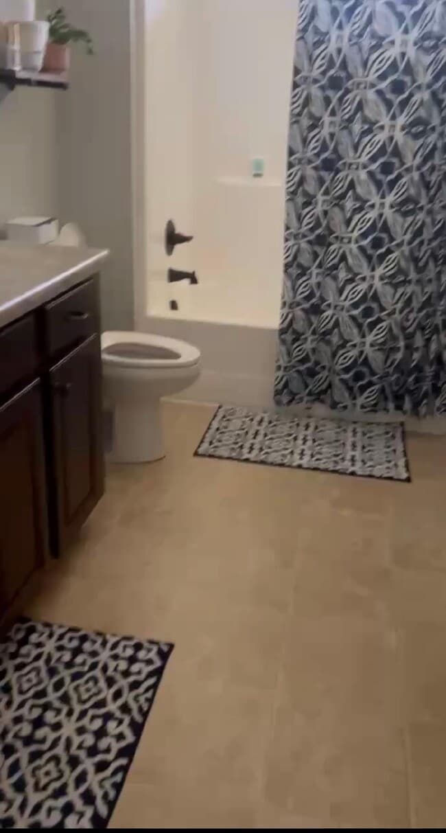 Building Photo - 1111 Rosland Cir