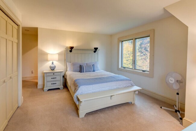 Building Photo - 74 Harvest Ln