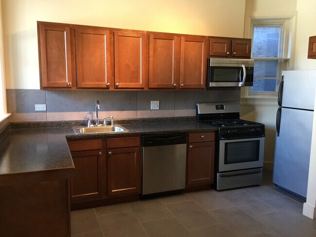 Building Photo - (4) Four Bed DePaul Location ** Video tour...