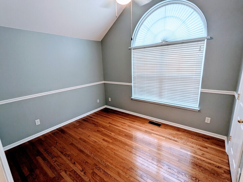 Bedroom 3 - 506 Johnstown Dr