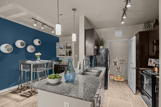 Building Photo - Stylish 1 Bed/1 Bath Living in the Vibrant...