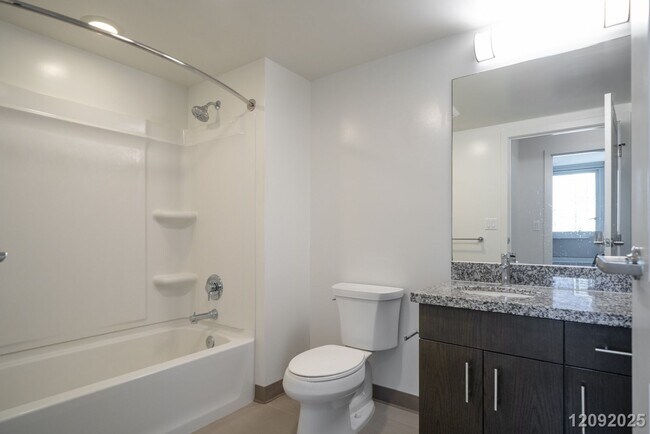 Building Photo - Ke Kilohana –$2700 Modern 1 Bed / 1 Bath Condo with Parking in Ward Village