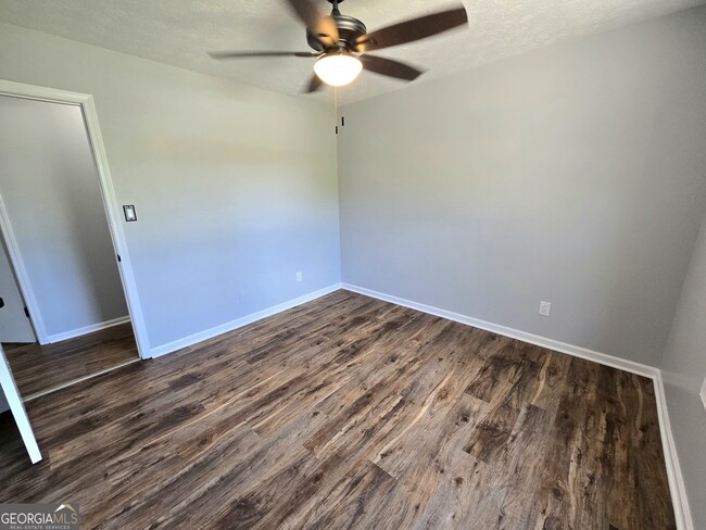 Building Photo - 175 Beacon Dr